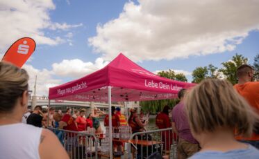 Pavollin der Geschwister Pape GmbH auf dem Brückenschwimmen Event