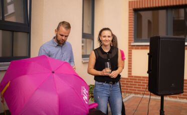 Eilyn & Robert Pape auf dem Sommerfest im Pape Quartier